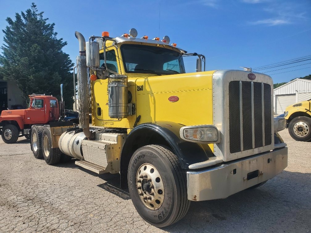 Peterbilt 389 Day Cab Peterbilt 389 Day Cab