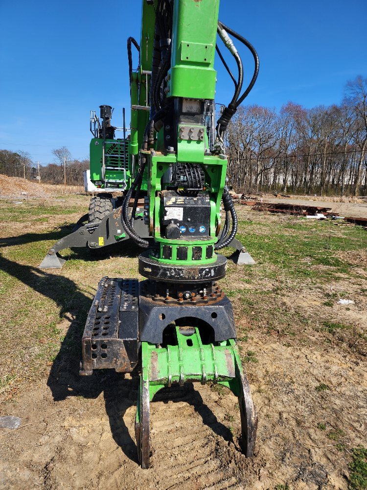 Sennebogen 728M Tree Care Handler Sennebogen 728M Tree Care Handler